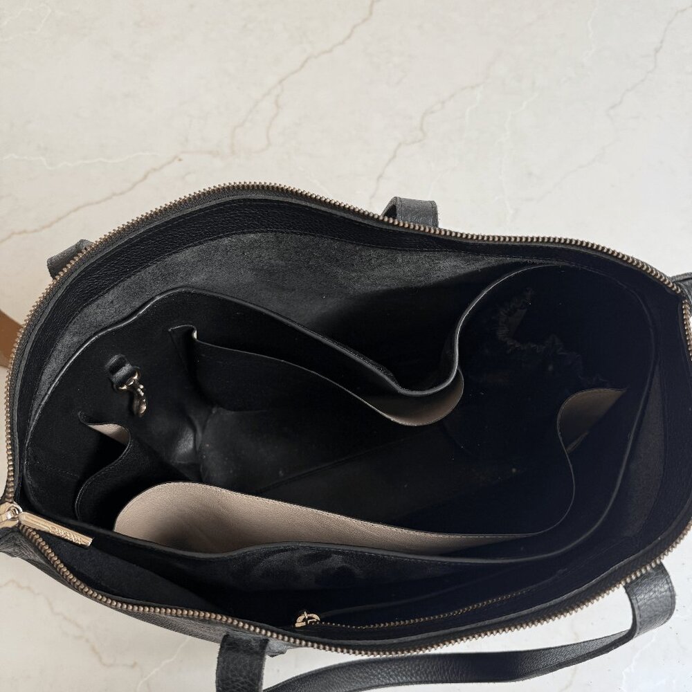 Cuyana OG Classic Zipper Leather Tote